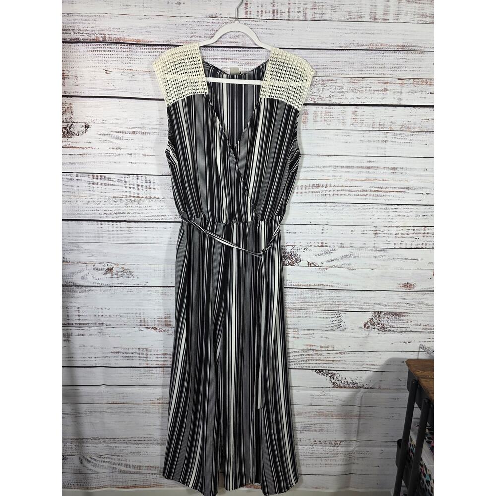 Wrapper Women's plus size 3X jumpsuit w/ blk/white stripes crochet shoulders